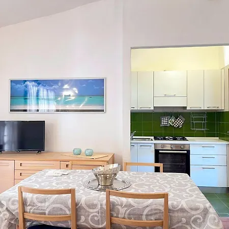 Ibiscus, Notteri Semesterbostad