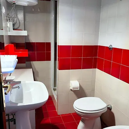 Ibiscus, Notteri Semesterbostad