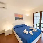 Ibiscus, Notteri Holiday home *