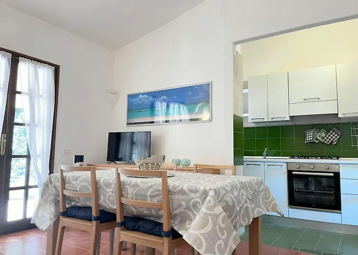 Ibiscus, Notteri Holiday home *