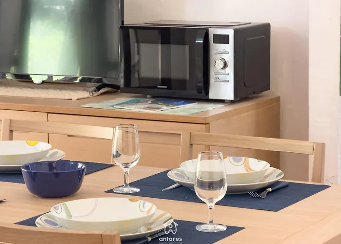 Ibiscus, Notteri Holiday home *